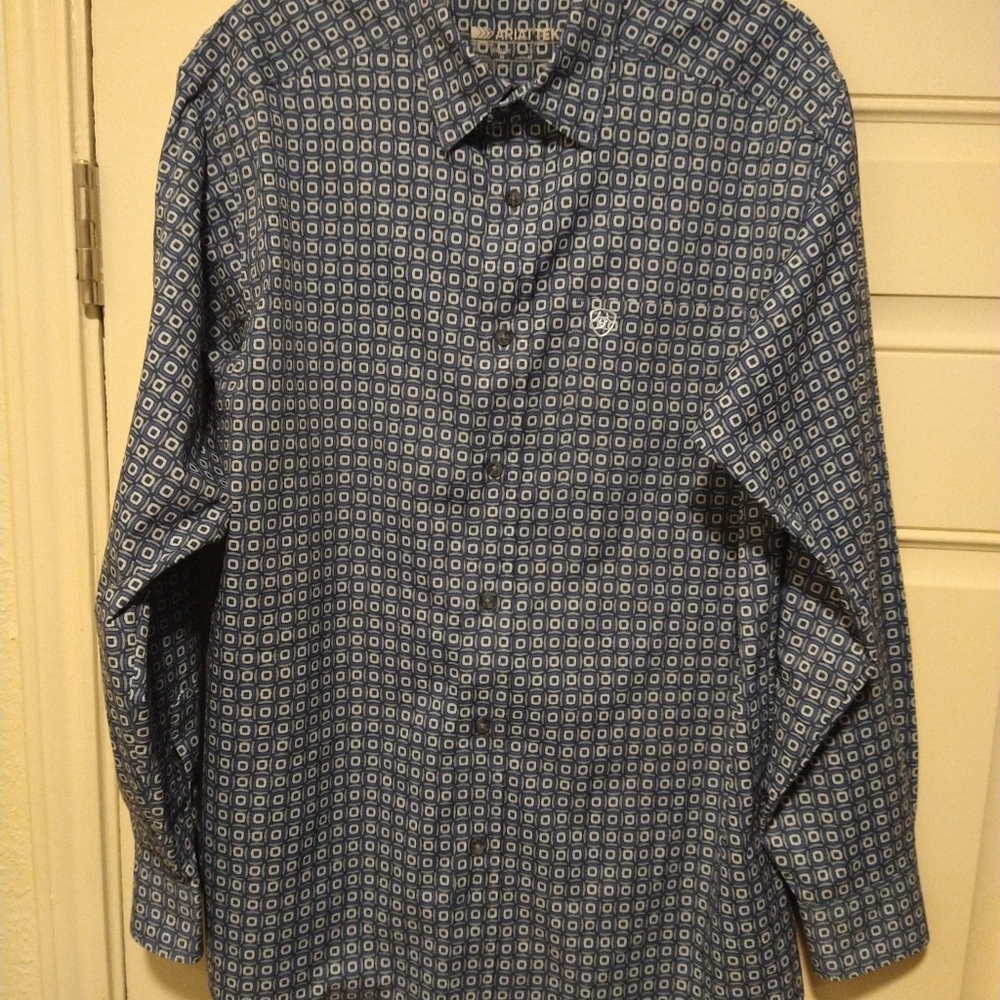 Ariat Tek Geometrical Print Long Sleeve Button Up Shirt Men's sz Medium. - Picture 3 of 9